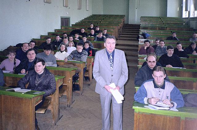 С.А.Волковский на лекции в аудитории 203 6-го корпуса