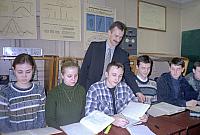 Занятия в лаборатории кафедры 401 проводит М.И.Сычев