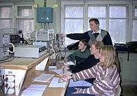 А.Б.Баев на занятии в лаборатории радиотехники
